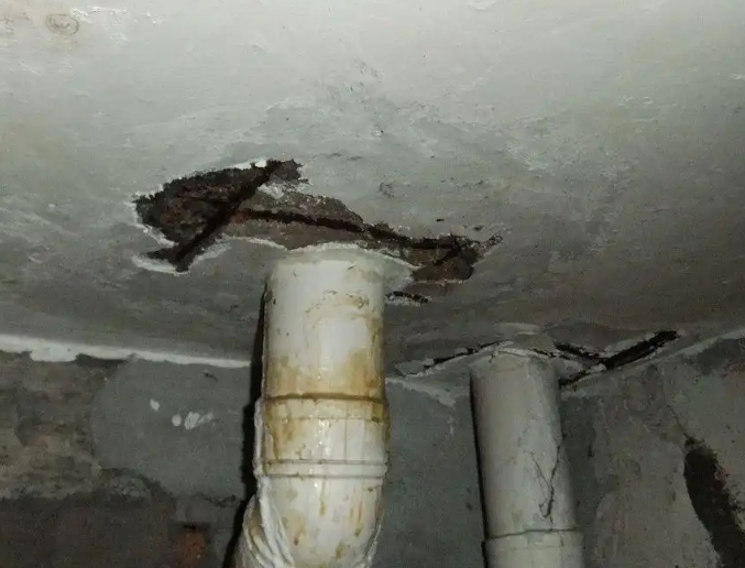 水磨沟卫生间漏水维修公司浅析水磨沟卫生间渗水维修的方法