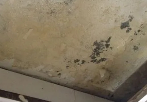 水磨沟阳台漏水维修公司分享下水磨沟卫生间渗水维修需要注意哪些问题。