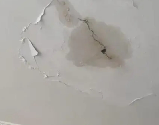 水磨沟阳台漏水维修公司分享下屋面防水工程质量问题原因分析